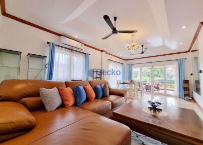 3 Bedrooms House in Supanuch Village East Pattaya H009354