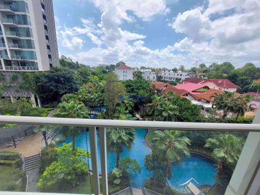 Studio Condo in The Riviera Wong Amat Beach Wongamat C009970