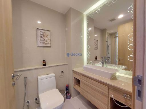 Studio Condo in The Riviera Wong Amat Beach Wongamat C009970