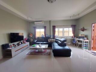 2 Bedrooms House in Rose Land & House East Pattaya H009964