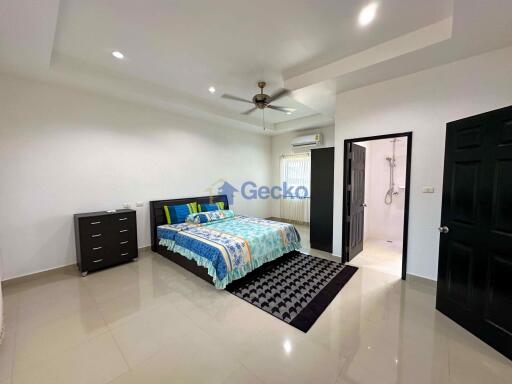 4 Bedrooms House in Miami Villas East Pattaya H004600