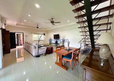 4 Bedrooms House in Miami Villas East Pattaya H004600