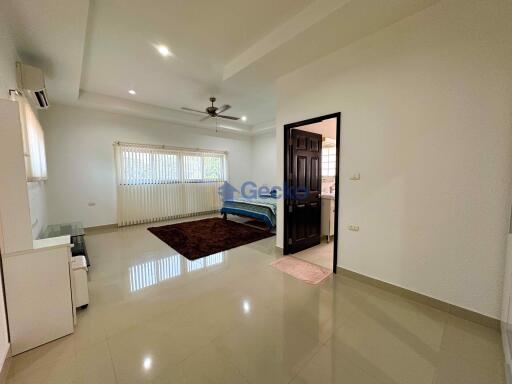 4 Bedrooms House in Miami Villas East Pattaya H004600