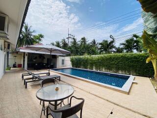 3 Bedrooms House in Powers Court Estate East Pattaya H009224