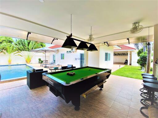 3 Bedrooms House in Powers Court Estate East Pattaya H009224