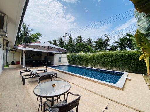 3 Bedrooms House in Powers Court Estate East Pattaya H009224