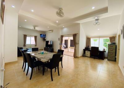 3 Bedrooms House in Powers Court Estate East Pattaya H009224