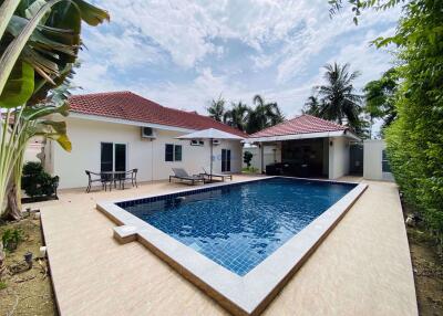 3 Bedrooms House in Powers Court Estate East Pattaya H009224