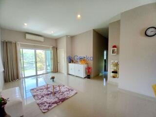 3 Bedrooms House in Panalee Huay Yai H009589