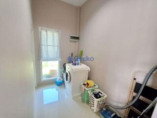 3 Bedrooms House in Panalee Huay Yai H009589