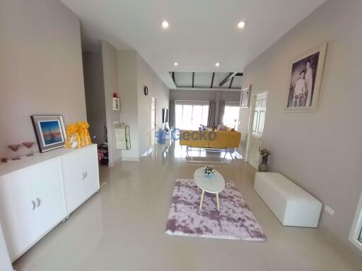 3 Bedrooms House in Panalee Huay Yai H009589