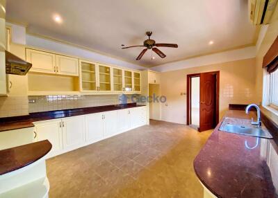 5 Bedrooms House East Pattaya H009811