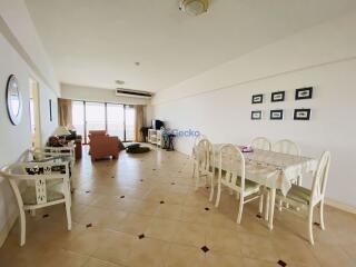 2 Bedrooms Condo in Sunshine Beach Condotel Na Jomtien C009290