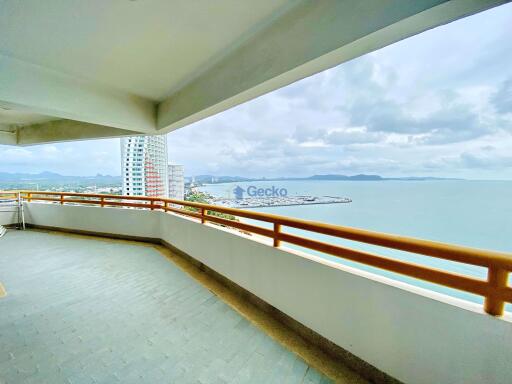 2 Bedrooms Condo in Sunshine Beach Condotel Na Jomtien C009290