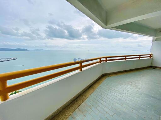 2 Bedrooms Condo in Sunshine Beach Condotel Na Jomtien C009290