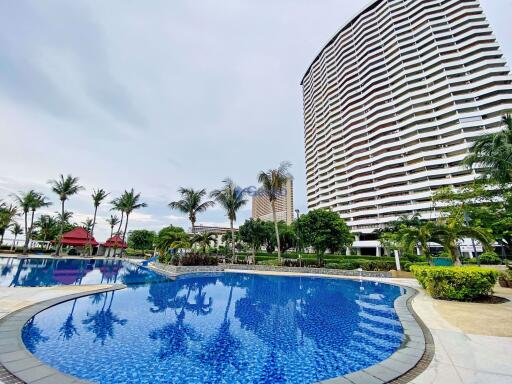 2 Bedrooms Condo in Sunshine Beach Condotel Na Jomtien C009290