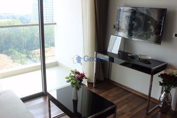 2 Bedrooms Condo in The Peak Towers Pratumnak C001374