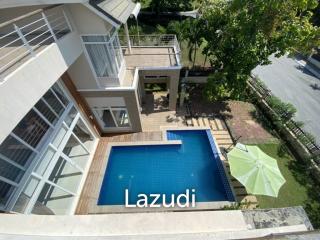 5 bedrooms Beachfront Villa for sale