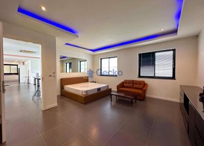 3 Bedrooms House in Freeway Villas East Pattaya H008486