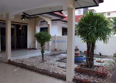 2 Bedrooms House in Royal Park Village Jomtien H005043