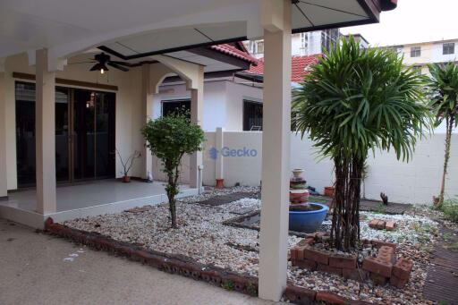 2 Bedrooms House in Royal Park Village Jomtien H005043