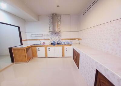 2 Bedrooms House in Baan Ngamcharoen 10 Pattaya East Pattaya H009620