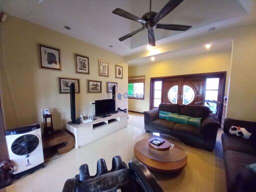 3 Bedrooms House in Royal View Village East Pattaya H009590