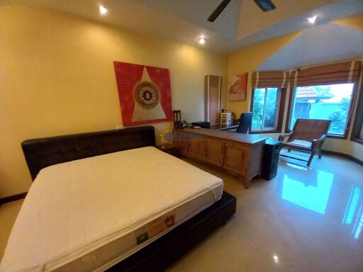 3 Bedrooms House in Royal View Village East Pattaya H009590