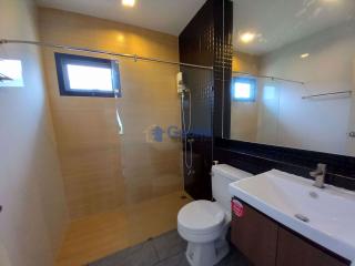 3 Bedrooms House in Uraiwan Grand Villa East Pattaya H009582