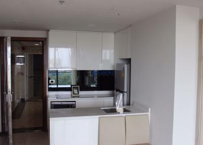 Studio Condo in The Peak Towers Pratumnak C001375