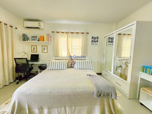 3 Bedrooms House in Baan Boonraksaa East Pattaya H007322