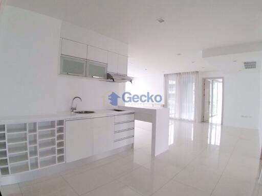 3 Bedrooms Condo in Apus Condominium Central Pattaya C009425