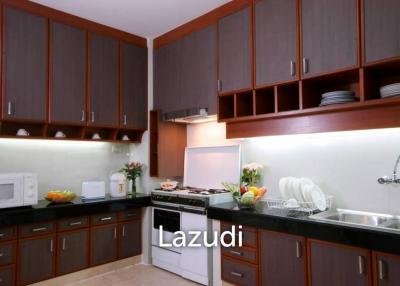 2 Beds 166 Sqm Apartment for rent