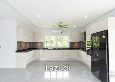 3 Bed 3 Bath New modern pool villa located in Nong Kae