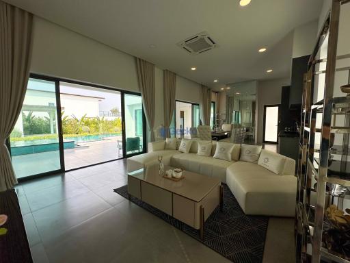 4 Bedrooms House in Palm Lakeside East Pattaya H007170