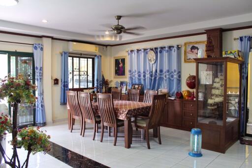 3 Bedrooms House in Royal View Village East Pattaya H009193