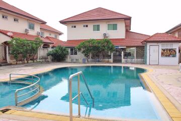 3 Bedrooms House in Royal View Village East Pattaya H009193