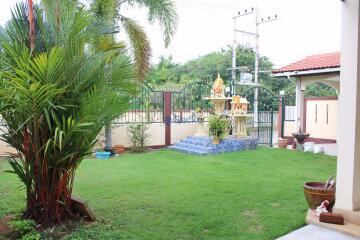 3 Bedrooms House in Royal View Village East Pattaya H009193