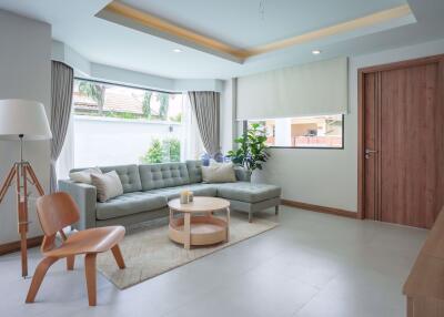 4 Bedrooms House in Wanthip 2 East Pattaya H009192