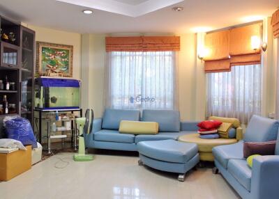 4 Bedrooms House East Pattaya H009060