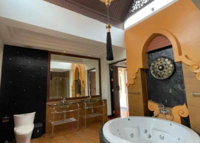 5 bedrooms Villa for sale