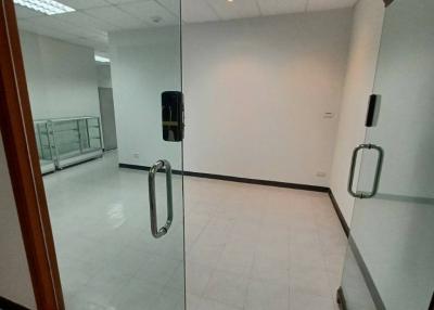 Office space for rent at GMM Grammy Place unit 1206 size 102 sqm