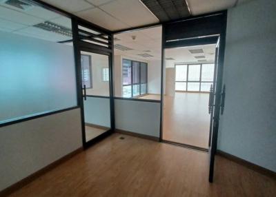 Office space for rent at Prime Building unit 11A size 130 sqm