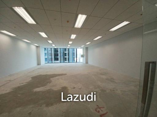 Office space for rent at Singha Complex unit 1704  size 130.68 sqm