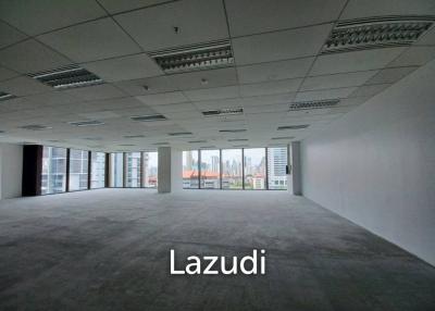 Office space for rent at Singha Complex unit 1707  size 245.90 sqm