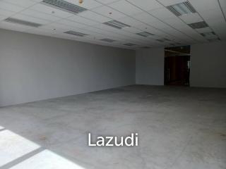 Office space for rent at Singha Complex unit 2010  size 130.46 sqm