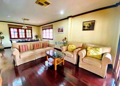 3 Bedrooms House in Park Village East Pattaya H008702