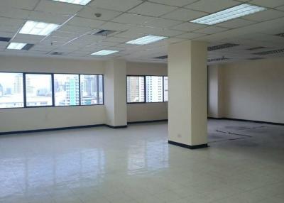 Office space for rent at B.B. Building 650 sqm