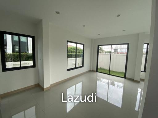 House 3 bed 3 bath near Ruam Chok Mall