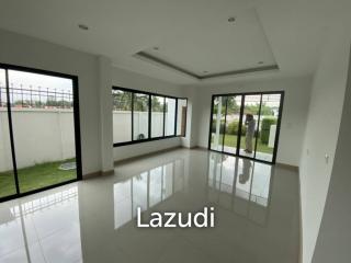 House 3 bed 3 bath near Ruam Chok Mall